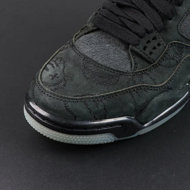 Air Jordan 4 Retro Kaws