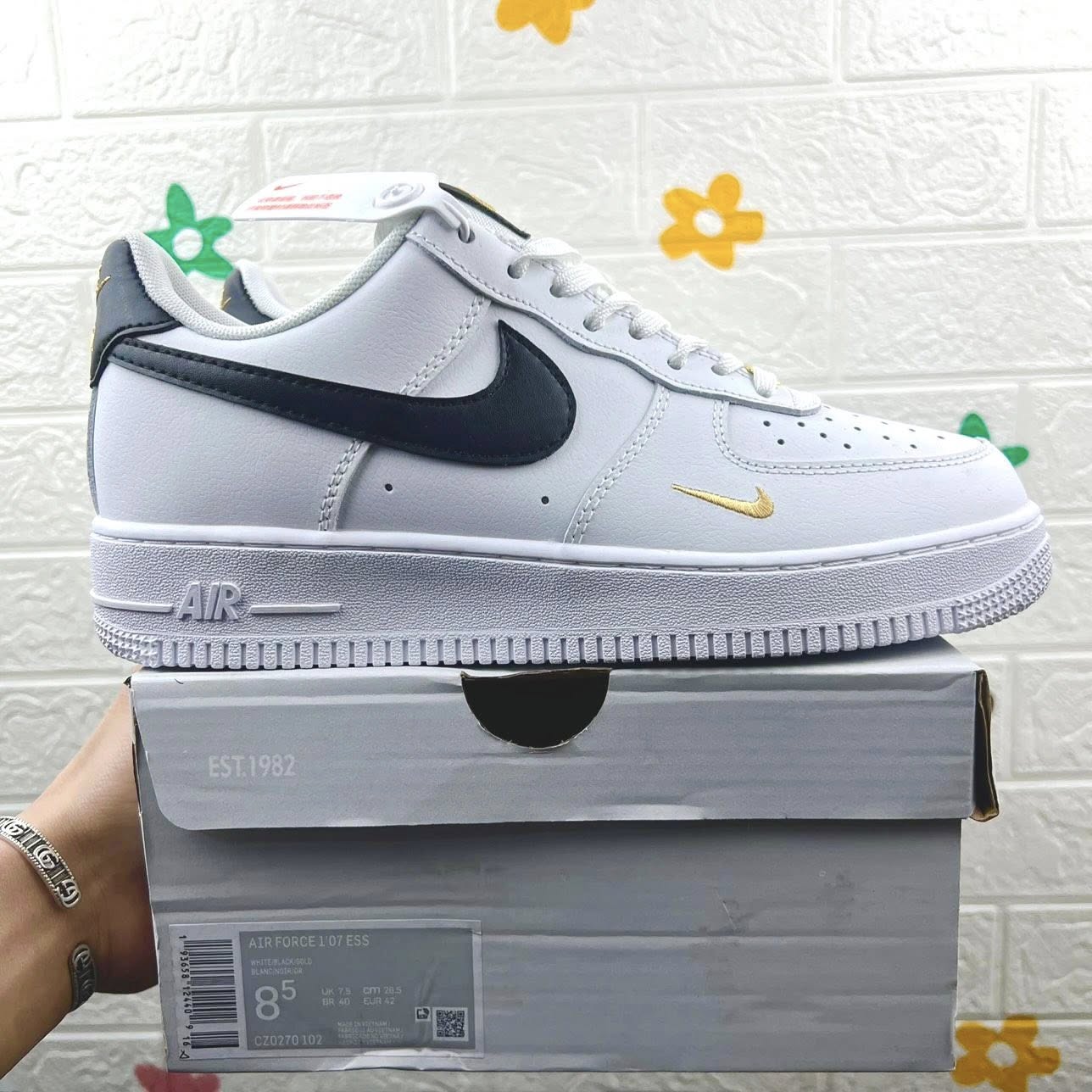 Nike Air Force 1 White Black Gold