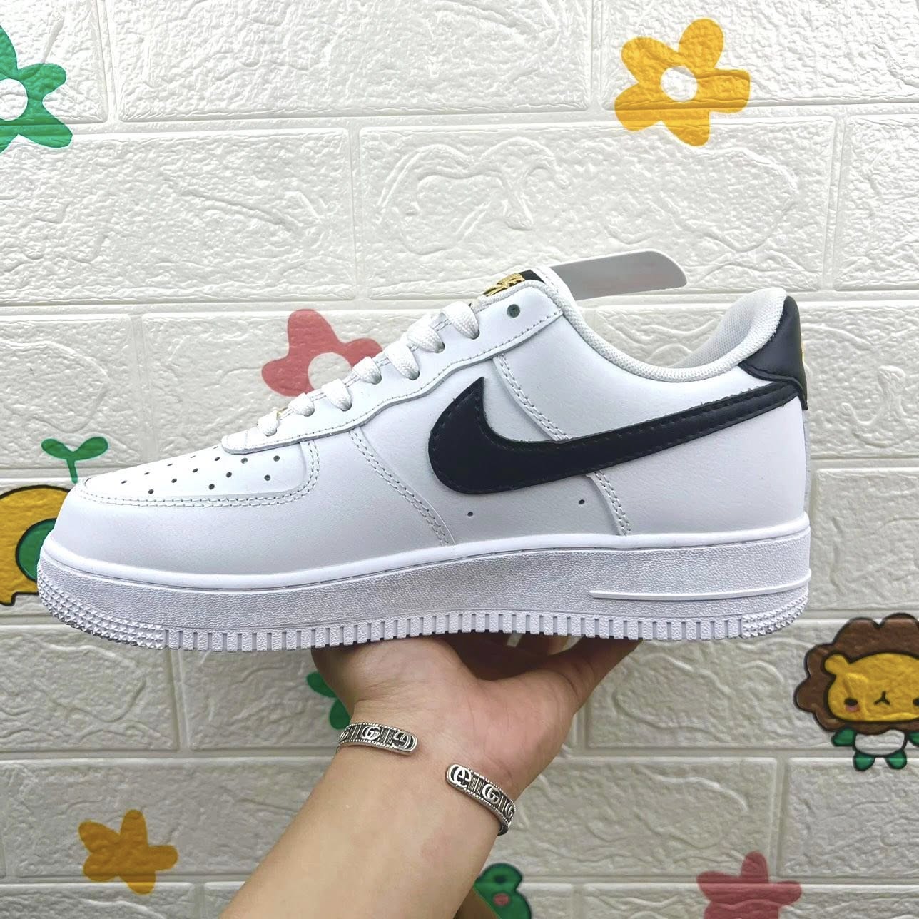 Nike Air Force 1 White Black Gold