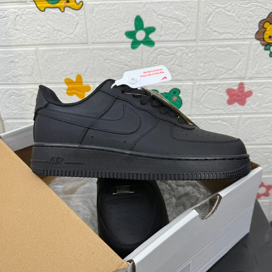 Nike Air Force 1 Black