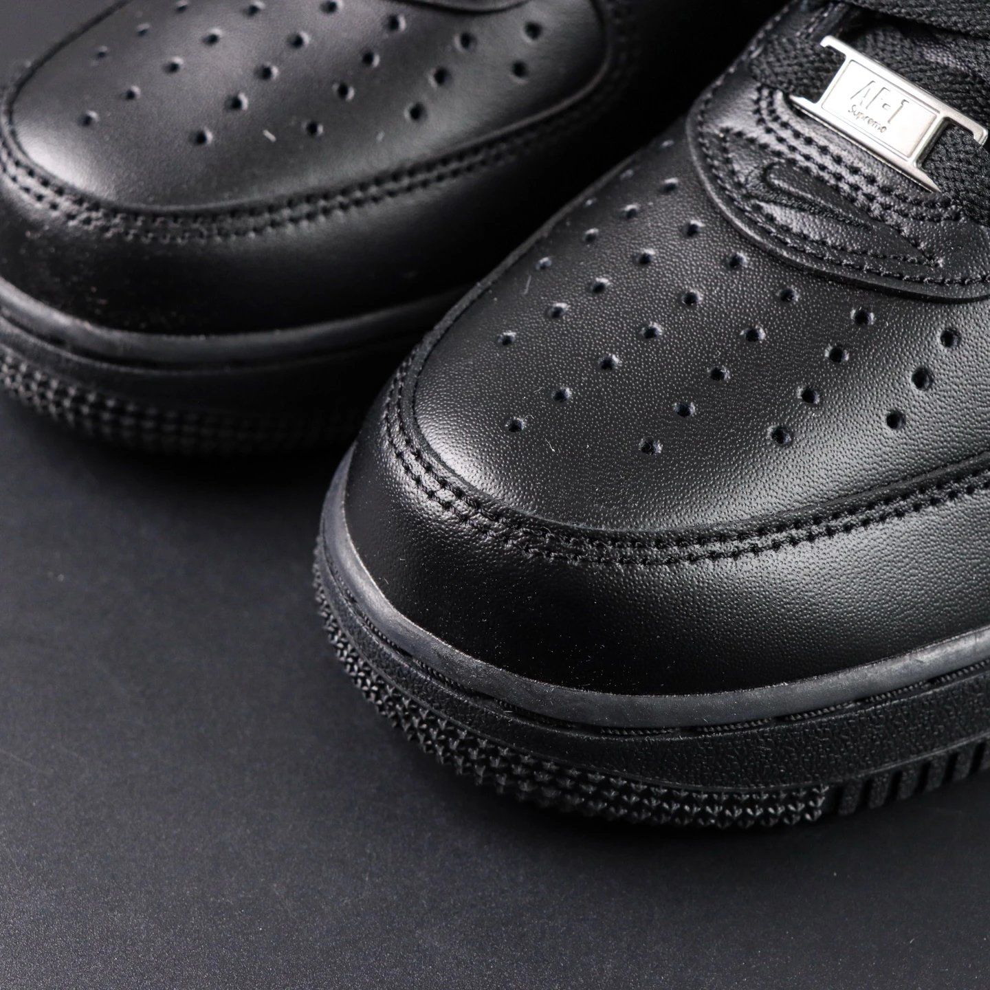 Nike Air Force 1 Supreme