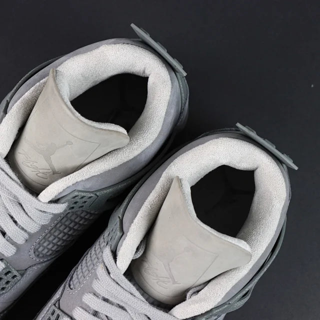 Air Jordan 4 SE "Smoke Grey"