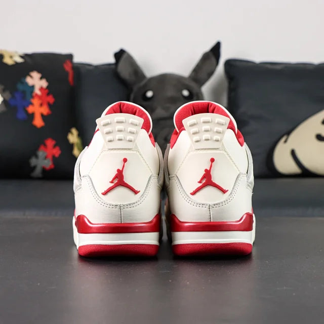 Air Jordan 4 Retro "Valentine's Day"