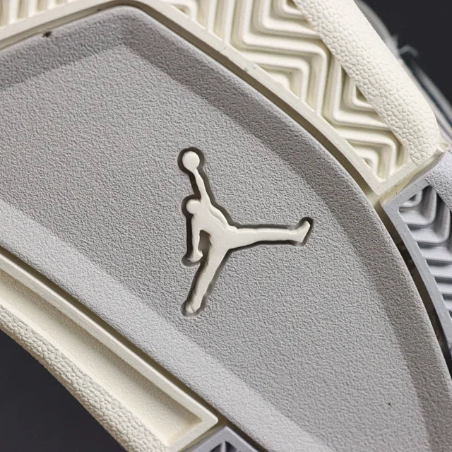 Nike Air Jordan 4 Retro Frozen Moments